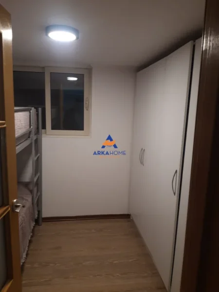 Tirane, jepet me qera apartament duplex 2+1+Ballkon Kati 0, 69 m² 470 € 