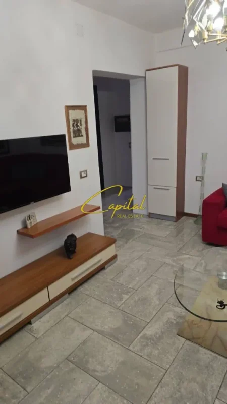 Tirane, jepet me qera apartament 2+1 Kati 3, 70 m² 570 € (RRUGA E DIBRES)