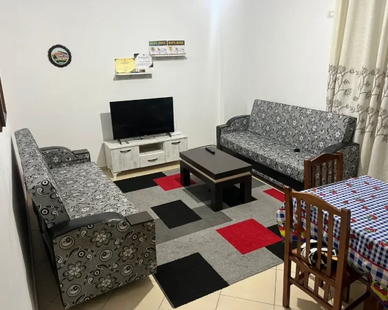 Tirane, jepet me qera apartament 1+1+Aneks+Ballkon Kati 2, 70 m² 400 € (fresku , restorant fresku)