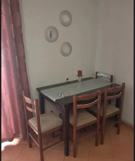 Tirane, jepet me qera apartament 1+1 Kati 2, 70 m² 650 € (ARENA)