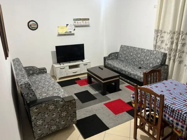 Tirane, jepet me qera apartament 1+1+Aneks+Ballkon Kati 2, 70 m² 400 € (Fresku)