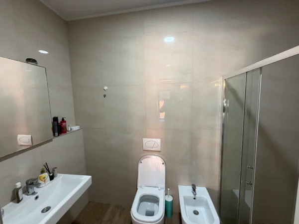 Tirane, jap me qera apartament 2+1+Ballkon Kati 8, 120 m² 1.050 € (Delijorgji)