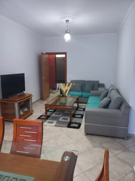 Tirane, jepet me qera apartament 1+1+Ballkon Kati 4, 70 m² 520 € (IRFAN TOMINI)
