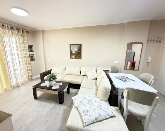 Jepet me Qera Apartament 1+1 në 5 Maji , tek Concord Center, 500 euro