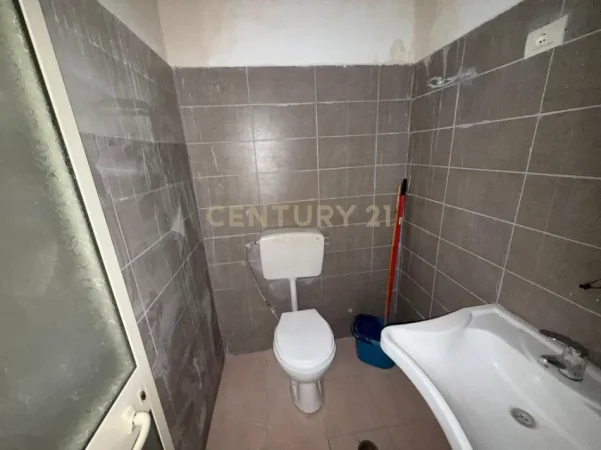 Durres, shitet vetem 1 dhome 1+1 Kati 1, 69 m² 75.000 € (Golem)