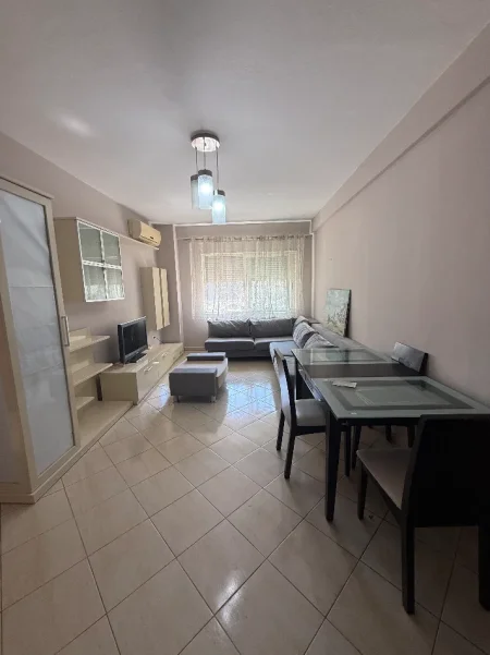 Tirane, jepet me qera apartament 1+1 Kati 2, 60 m² 550 €