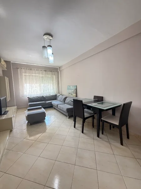 Tirane, jepet me qera apartament 1+1 Kati 2, 60 m² 550 €