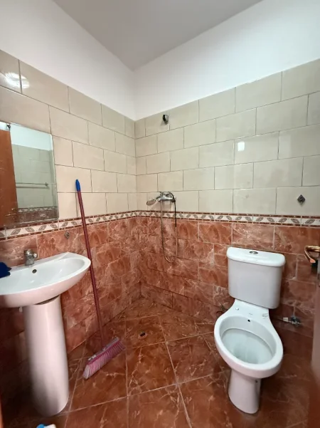 Tirane, jepet me qera apartament 1+1 Kati 2, 60 m² 550 €