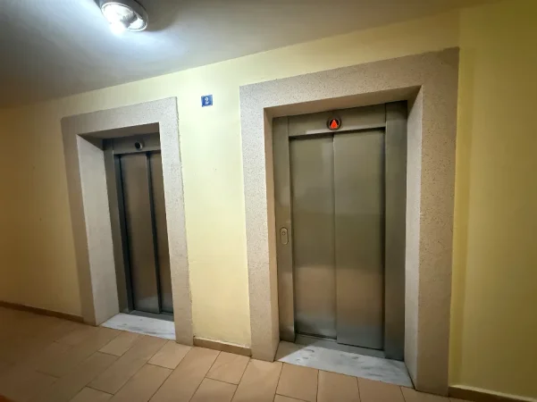 Tirane, jepet me qera apartament 1+1 Kati 2, 60 m² 550 €