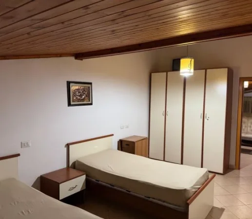 Tirane, jepet me qera apartament 1+1 Kati 3, 60 m² 350 € (kinostudio)