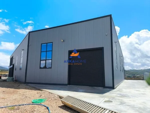 Tirane, shitet magazine Kati 0, 1.300 m² 1.500.000 € 