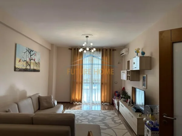 Tirane, jepet me qera apartament 2+1 Kati 6, 97 m² 600 € (Rruga Besim Alla, Yzberisht)