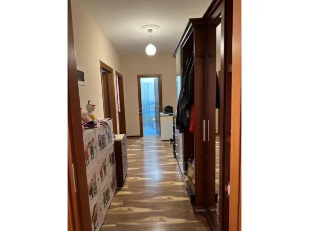 Tirane, jepet me qera apartament 2+1 Kati 6, 97 m² 600 € (Rruga Besim Alla, Yzberisht)