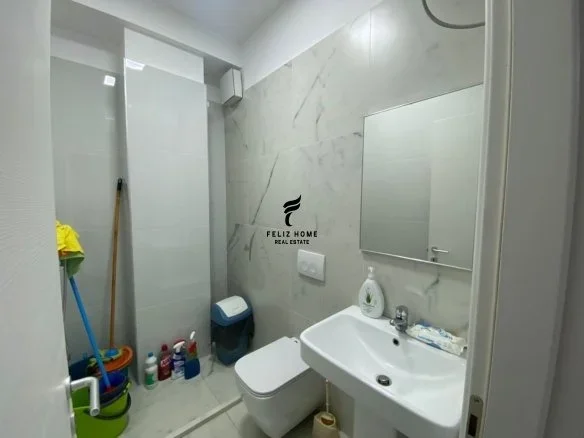 Tirane, jepet me qera zyre Kati 1, 110 m² 1.200 € (KOMUNA E PARISIT)