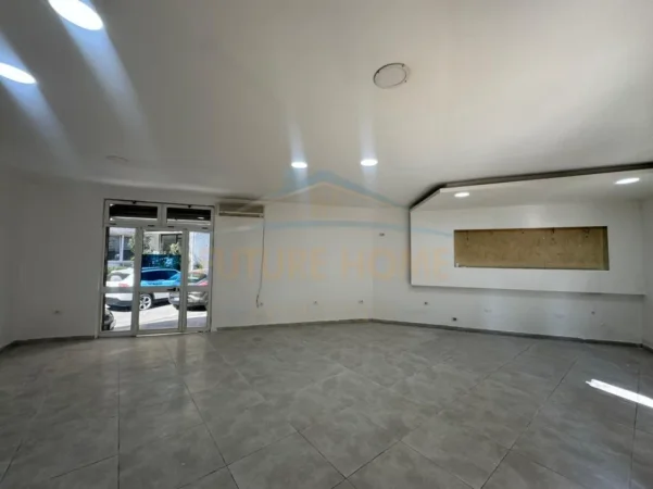 Tirane, jepet me qera ambjent biznesi , 54 m² 570 € (Zogu i zi)