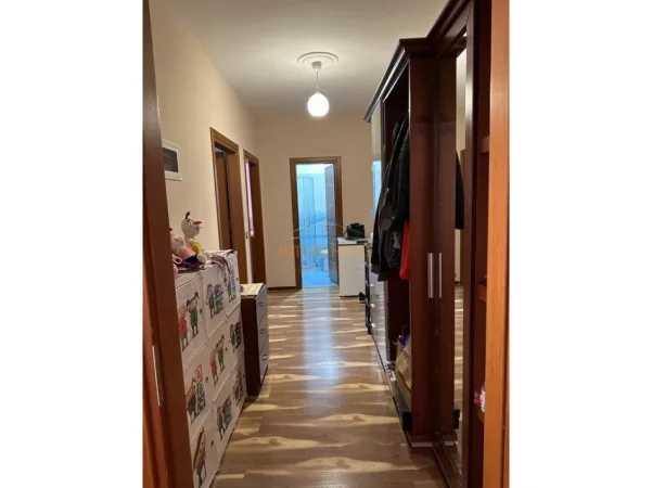 Tirane, jepet me qera apartament 2+1 Kati 6, 97 m² 600 € (Rruga Besim Alla, Yzberisht)