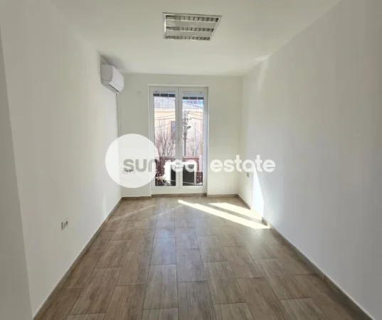 Shkoder, jepet me qera ambjent biznesi Kati 1, 130 m² (RR. DON BOSKO)
