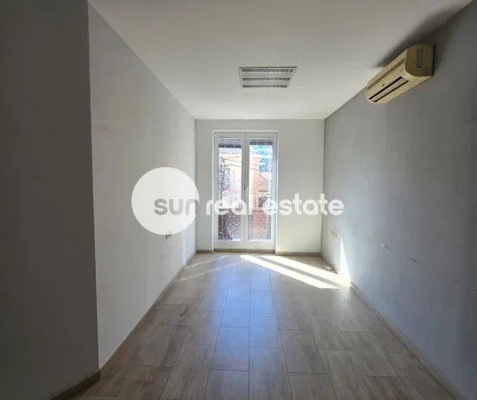 Shkoder, jepet me qera ambjent biznesi Kati 1, 130 m² (RR. DON BOSKO)