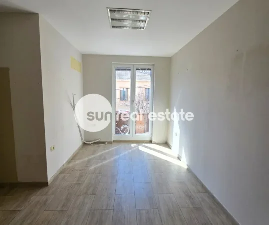 Shkoder, jepet me qera ambjent biznesi Kati 1, 130 m² (RR. DON BOSKO)