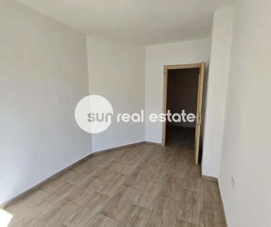 Shkoder, jepet me qera ambjent biznesi Kati 1, 130 m² (RR. DON BOSKO)