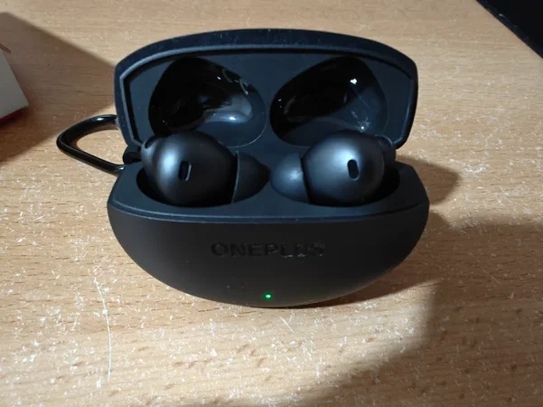 Tirane, shes Headset OnePlus Buds 4(si te reja)