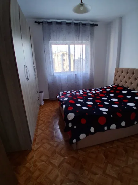 Tirane, jepet me qera apartament 2+1+Ballkon Kati 4, 97 m² 450 € (Don Bosko)