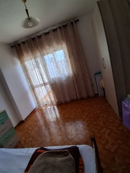 Tirane, jepet me qera apartament 2+1+Ballkon Kati 4, 97 m² 450 € (Don Bosko)