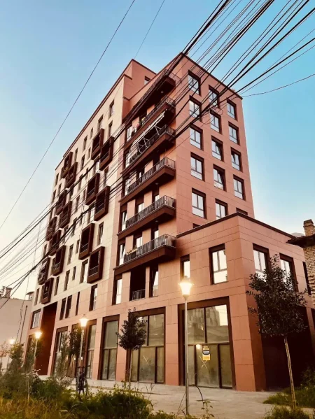 Tirane, jepet me qera zyre Kati 6, 100 m² 800 € (RRUGA E KAVAJES)