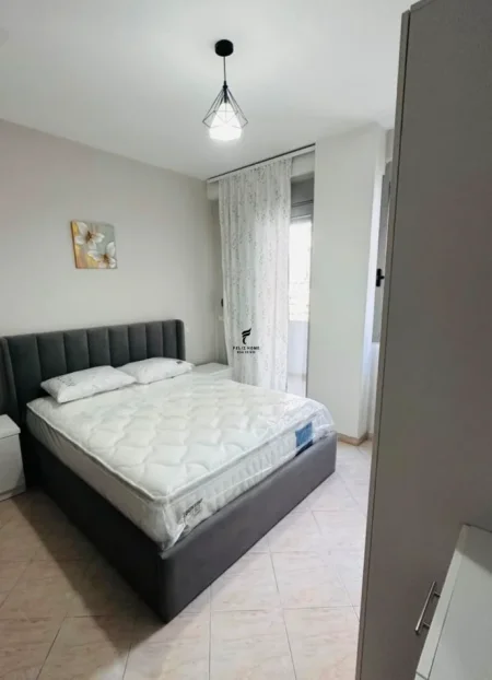 Tirane, jepet me qera apartament 1+1 Kati 2, 65 m² 580 € (ISH PARKU)