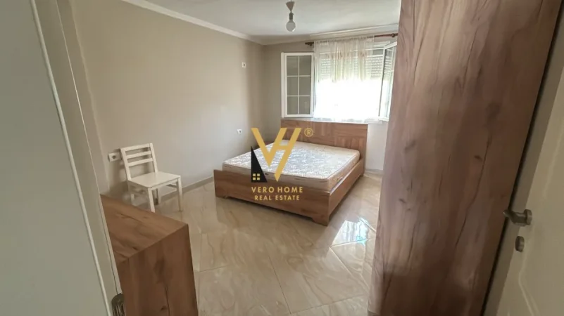 Tirane, jepet me qera shtepi 1 Katshe Kati 0, 100 m² 570 € (SAUK I VJETER)