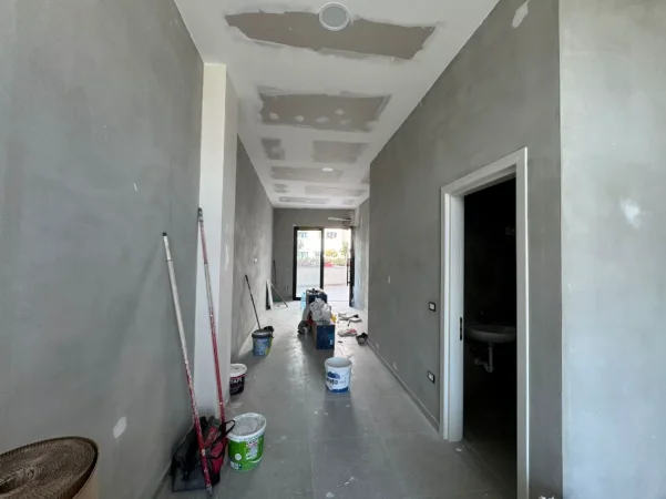 Tirane, jepet me qera ambjent biznesi Kati 1, 40 m² 400 € (Astir)