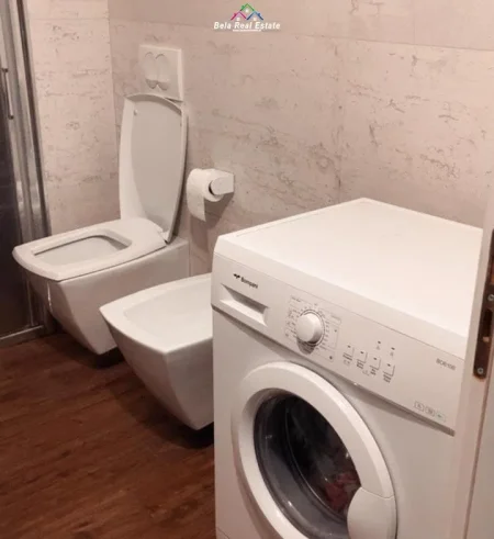 Tirane, jepet me qera apartament 2+1 , 100 m² 520 € (astir)