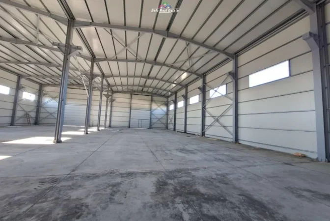 Durres, jepet me qera magazine Kati 0, 1.500 m² 4.500 € (durres)