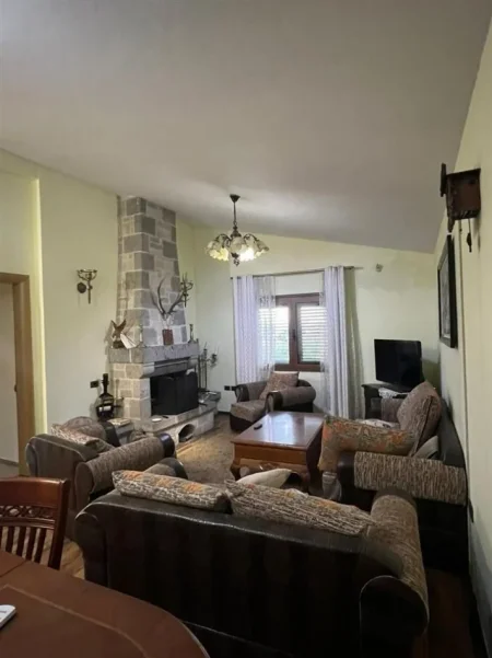 Tirane, jepet me qera shtepi 1 Katshe Kati 1, 65 m² 350 € (Rruga Shote Galica)