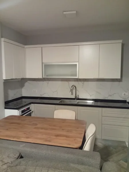 Tirane, jepet me qera apartament 1+1 Kati 5, 65 m² 550 € 