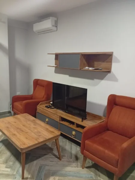 Tirane, jepet me qera apartament 1+1 Kati 5, 65 m² 550 € 