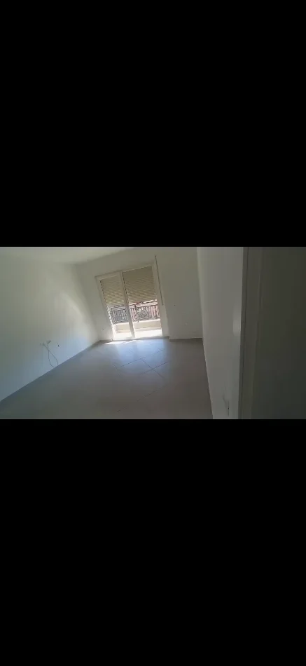 Tirane, jepet me qera apartament 1+1+Ballkon Kati 3, 70 m² 300 € (Apartament 1+1 Per Qera Astir Vila L2)