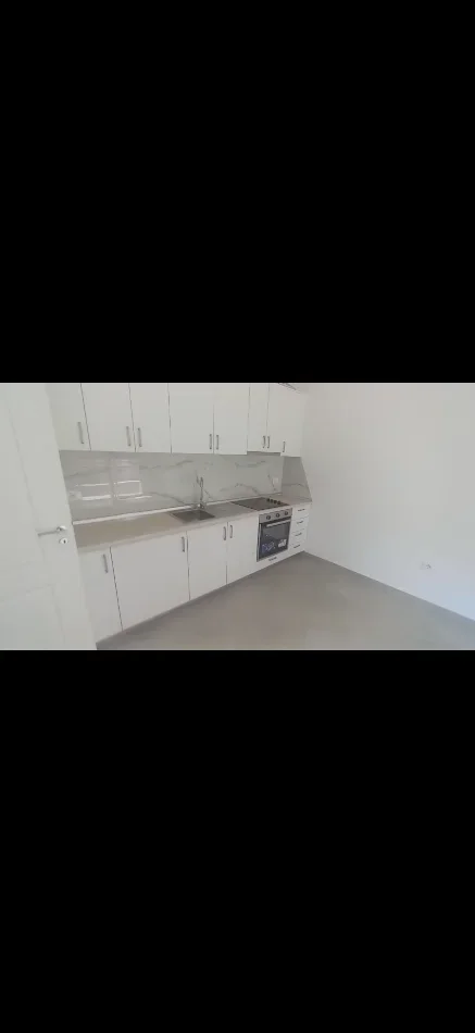 Tirane, jepet me qera apartament 1+1+Ballkon Kati 3, 70 m² 300 € (Apartament 1+1 Per Qera Astir Vila L2)