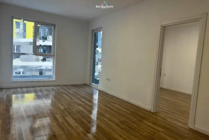 Tirane, jepet me qera zyre Kati 1, 65 m² 470 € (univers city)