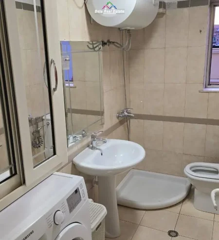 Tirane, jepet me qera apartament 2+1 Kati 3, 70 m² 575 € (rruga e dibres)