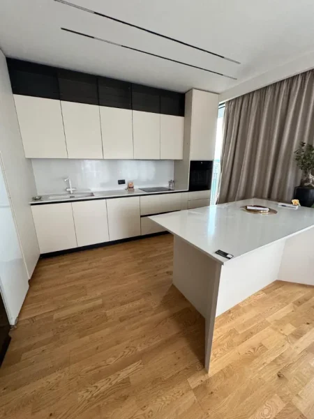 Tirane, jepet me qera apartament 2+1+Aneks+Ballkon Kati 11, 120 m² 1.800 € (LAKE VIEW RESIDENCES)