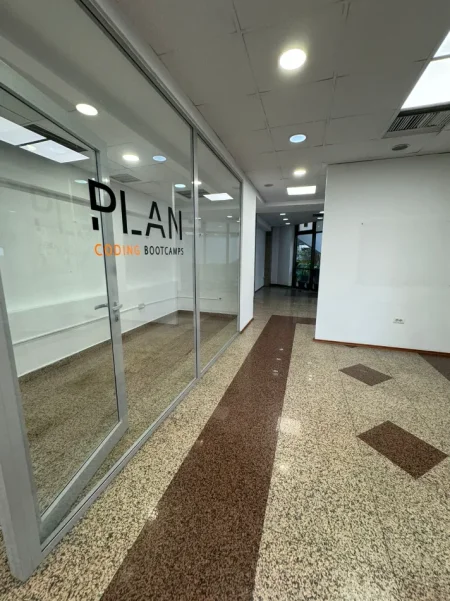 Tirane, jepet me qera zyre Kati 1, 220 m² 3.300 € (RRUGA ABDYL FRASHERI)