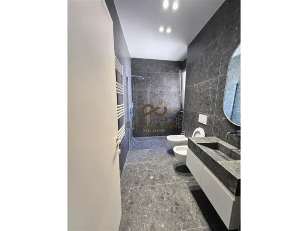 Tirane, jepet me qera apartament 1+1+Ballkon , 76 m² 1.500 € (green valley)