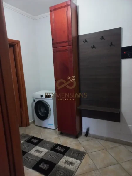 Tirane, jepet me qera apartament 1+1 Kati 4, 71 m² 500 € (Rruga Irfan Tomini)
