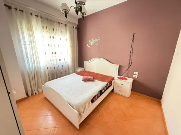 Tirane, jepet me qera apartament 1+1 Kati 1, 70 m² 575€ (Rruga e elbasanit)