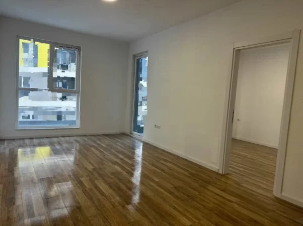 Tirane, jepet me qera zyre Kati 1, 65 m² 470 € (Rruga Gryka e Kacanikut)