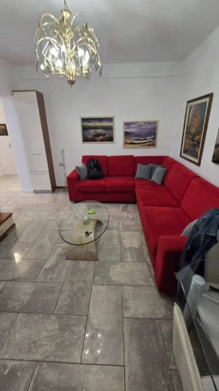Tirane, jepet me qera apartament 2+1 Kati 3, 70 m² 575 € (Rruga e dibres)