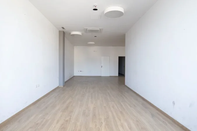 Tirane, jepet me qera zyre Kati 1, 380 m² 4.500 € (RRUGA ALI DEMI)