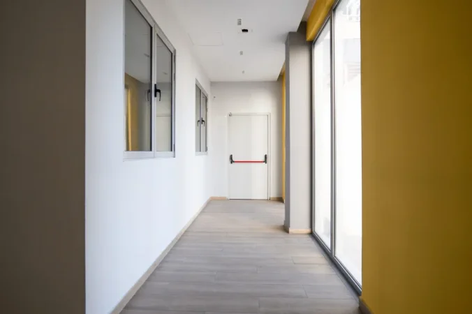 Tirane, jepet me qera zyre Kati 1, 380 m² 4.500 € (RRUGA ALI DEMI)