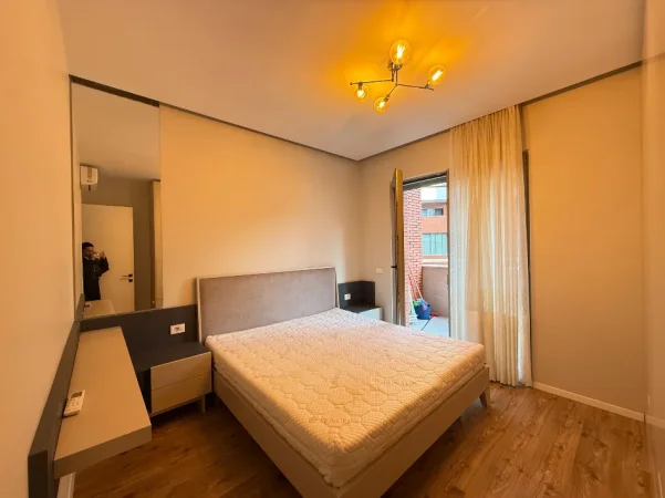 Tirane, jepet me qera apartament 1+1 , 90 m² 800 € (Kompleksi Delijorgji)
